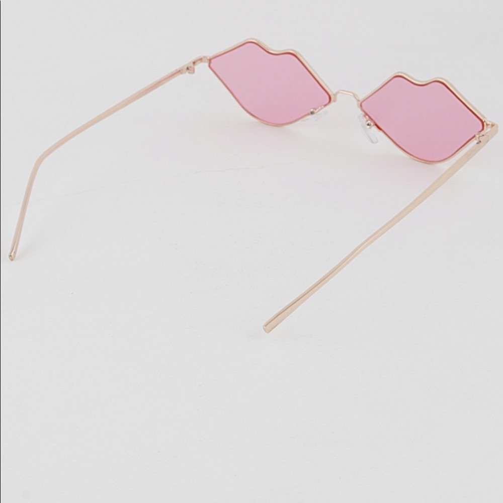 Pink Lips Retro Oval Sunglasses